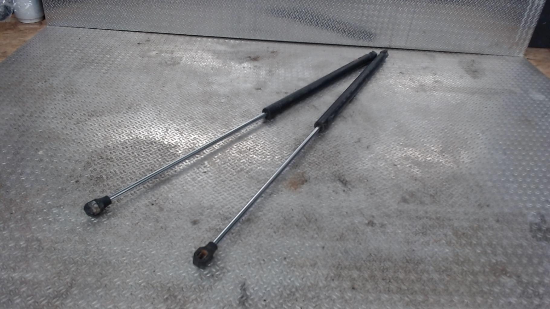 Verin de capot PEUGEOT 106 PHASE 2 Diesel - 1