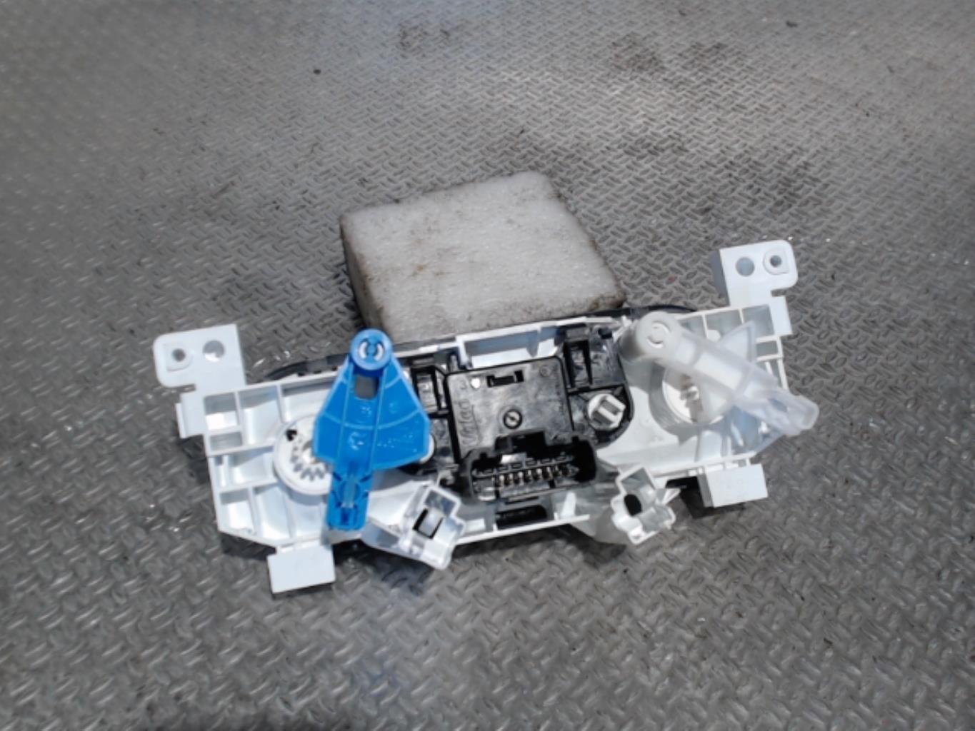 Commande chauffage RENAULT TRAFIC 3  - 1