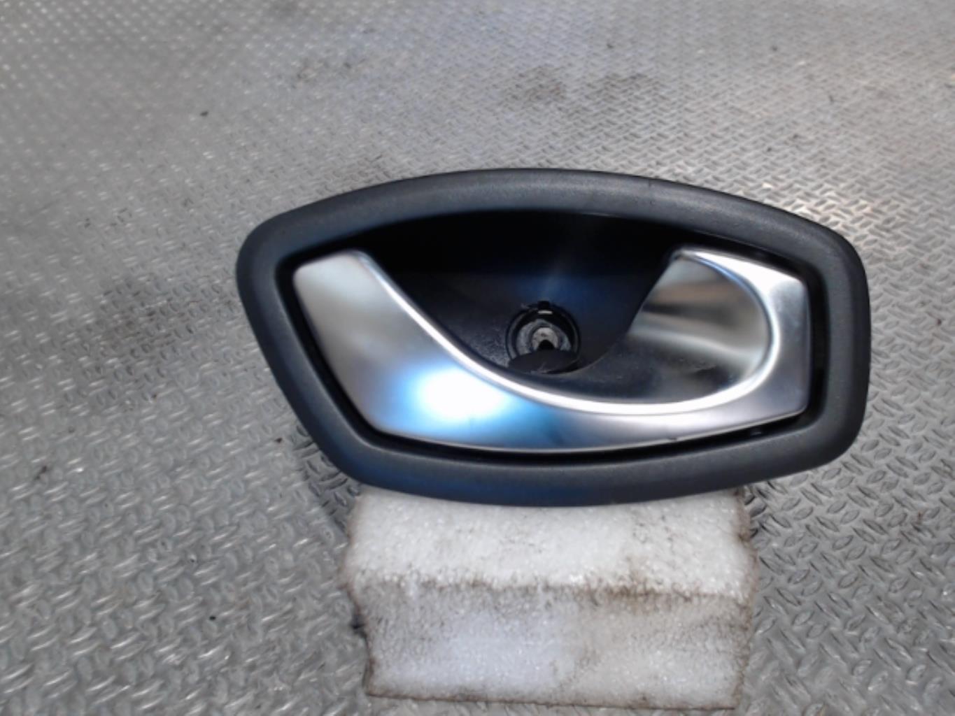 Poignee interieur avant droit RENAULT TRAFIC 3  - 1