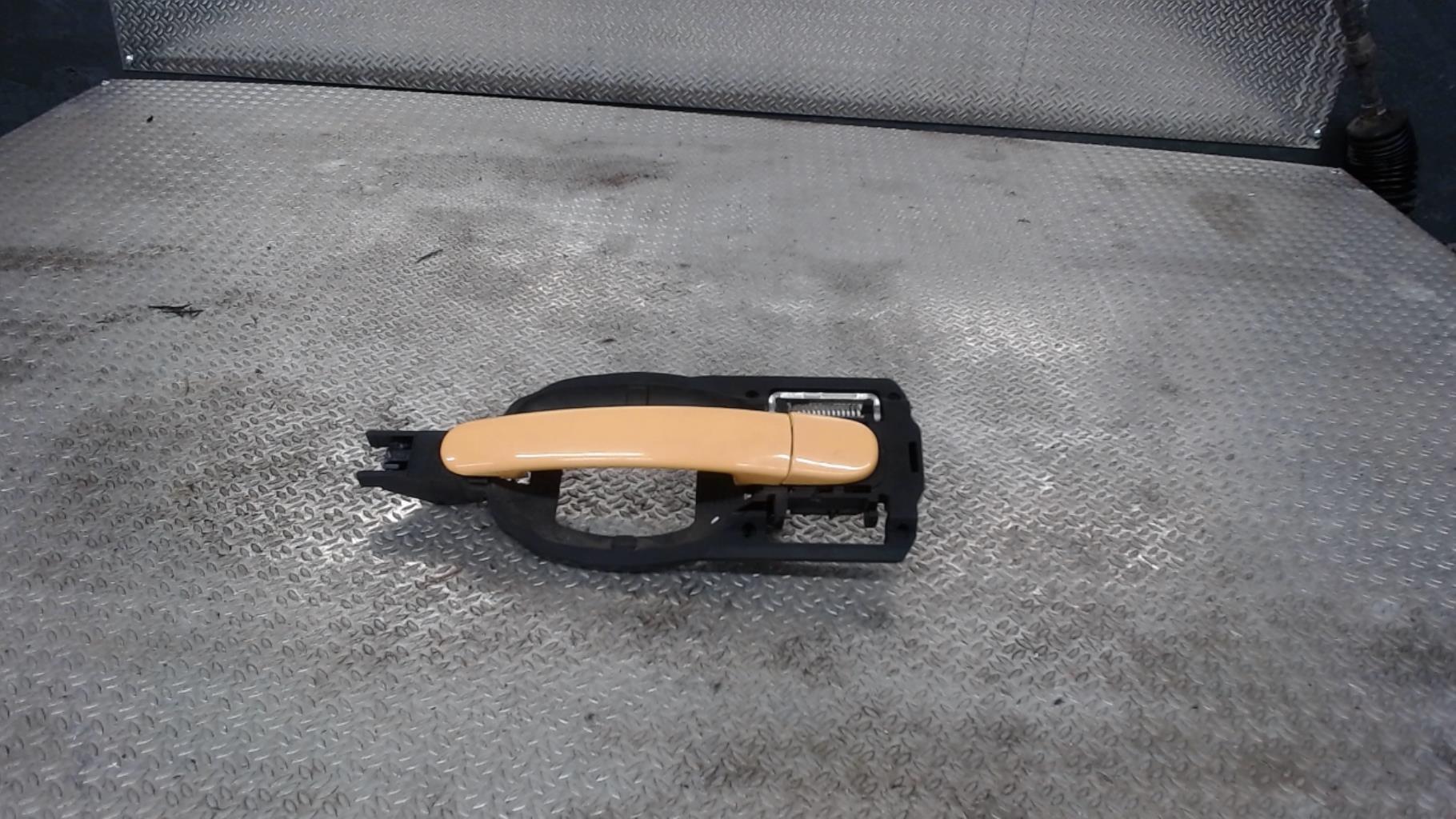 Poignee porte arriere gauche AUDI A2  - 1