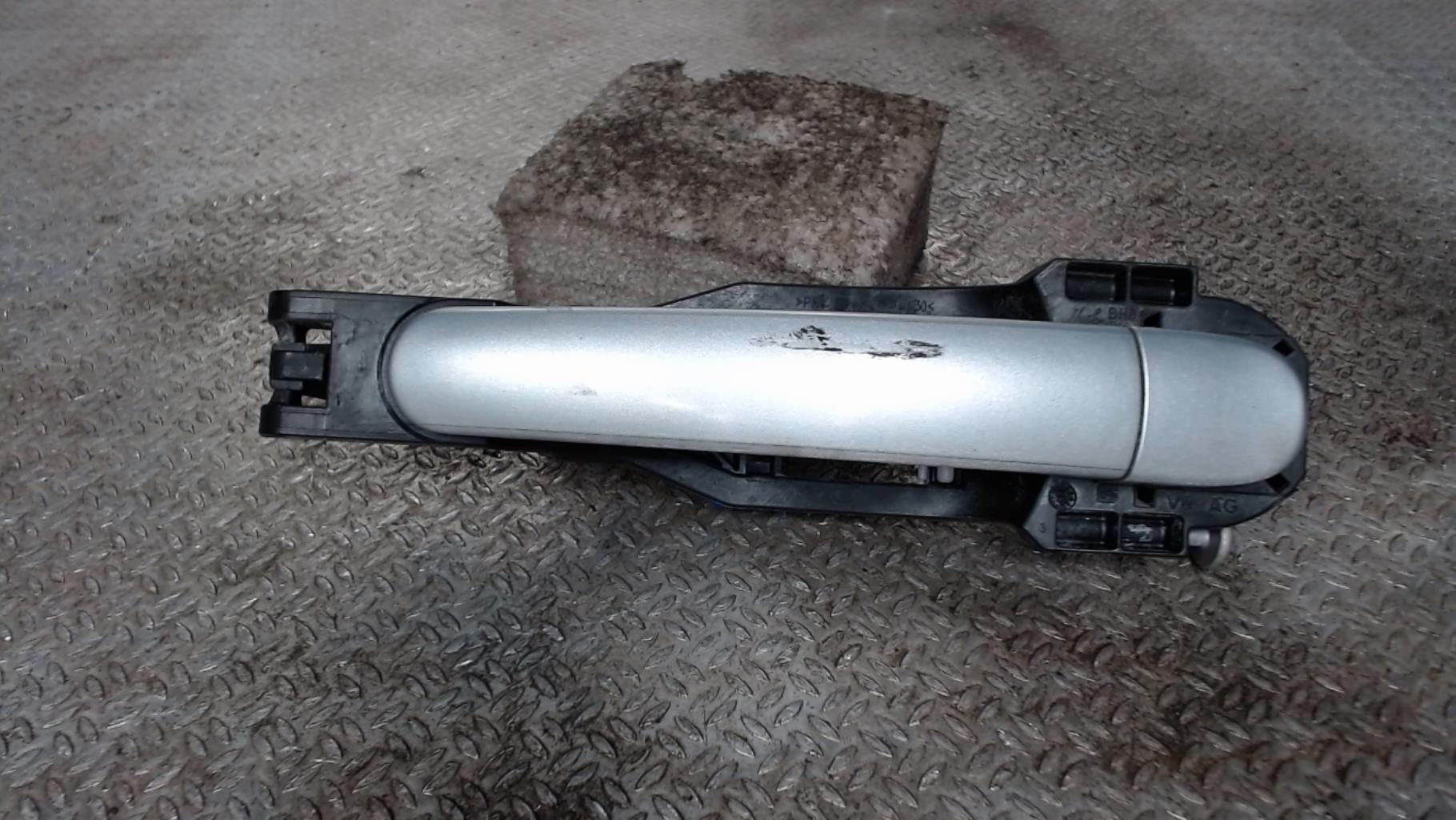 Poignee porte avant droit SEAT LEON 2 PHASE 1 Diesel - 1