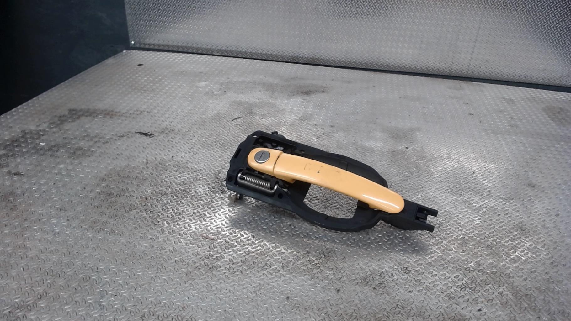 Poignee porte avant gauche AUDI A2  - 1