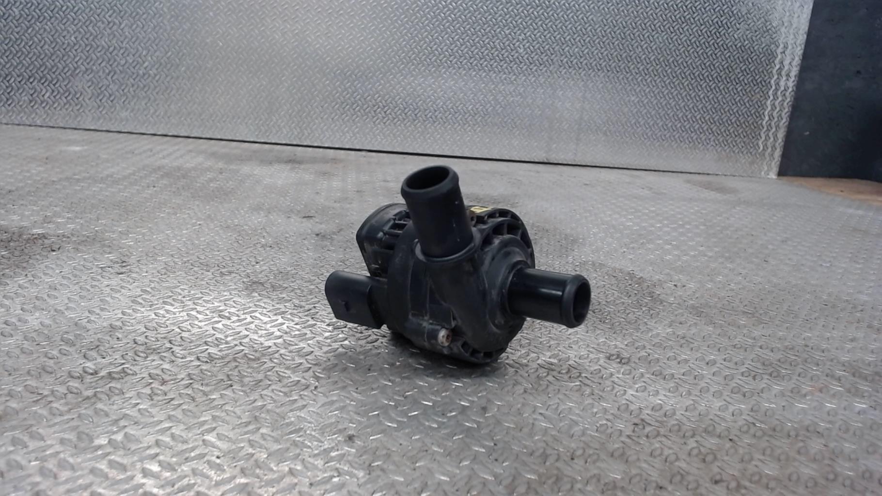 Pompe à eau RENAULT TRAFIC 2 PHASE 2 Diesel - 1