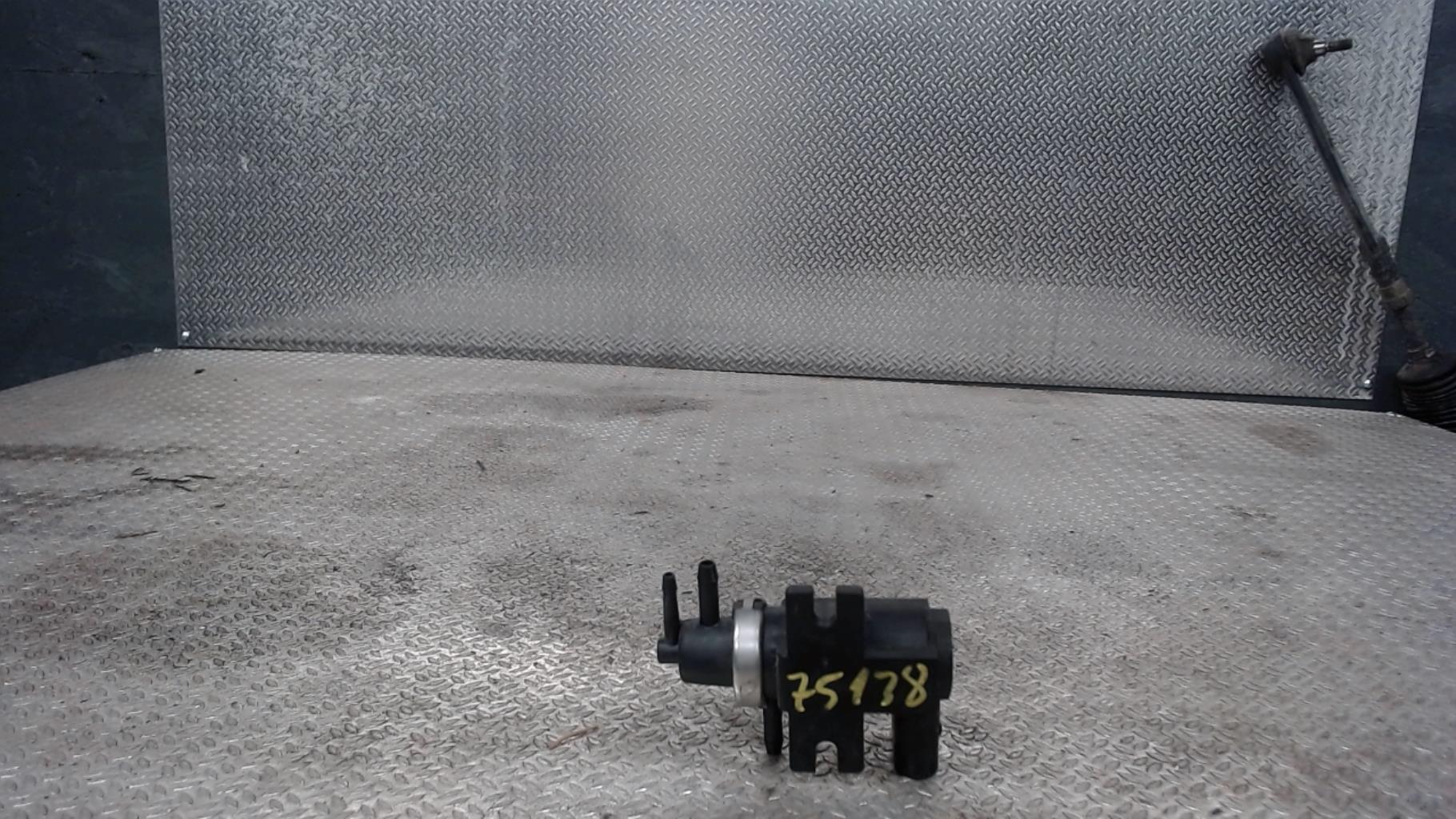 Pompe lave glace avant VOLKSWAGEN GOLF 4 Diesel - 1
