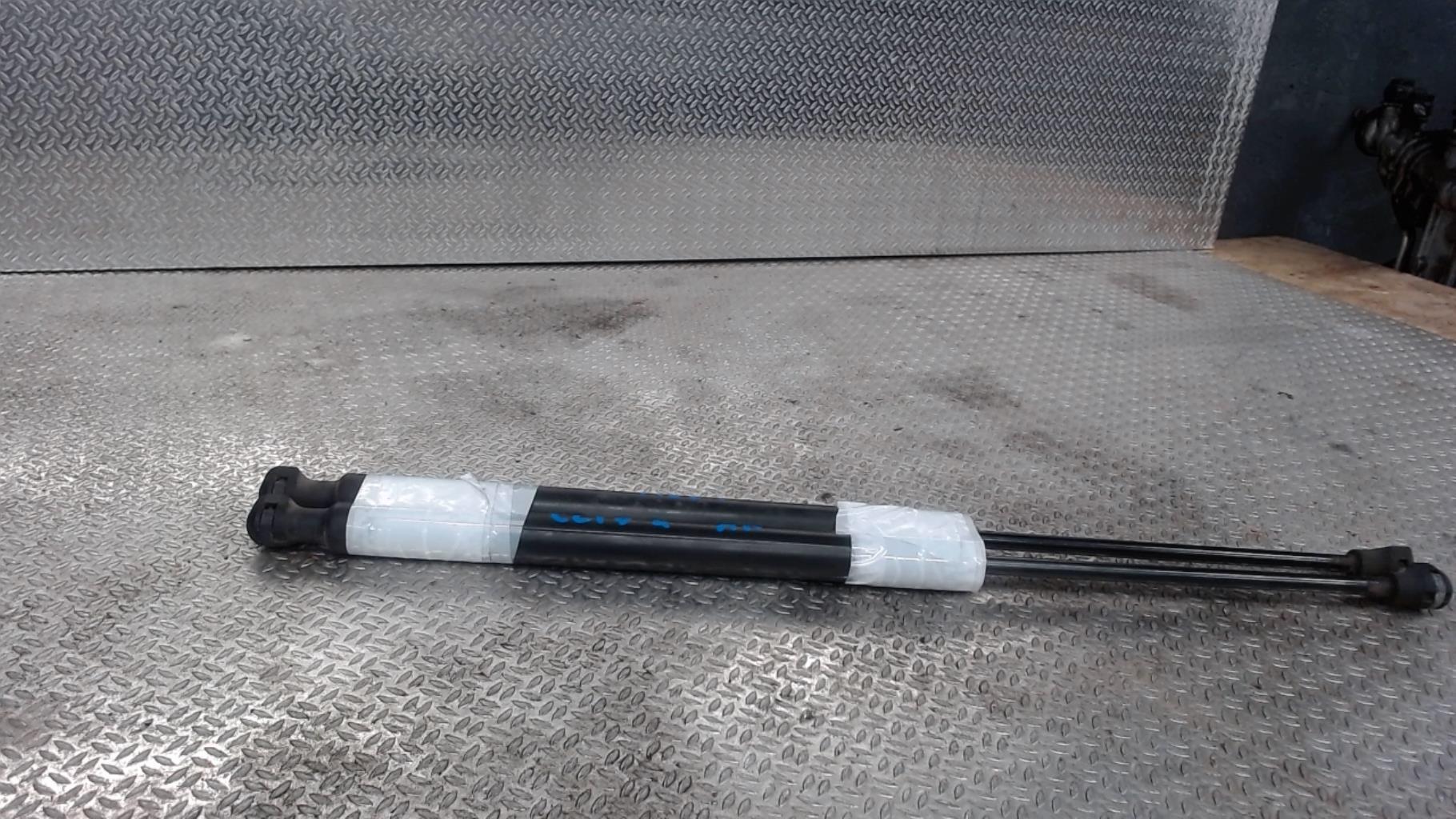 Verin de coffre RENAULT CLIO 4 PHASE 1 Diesel - 1