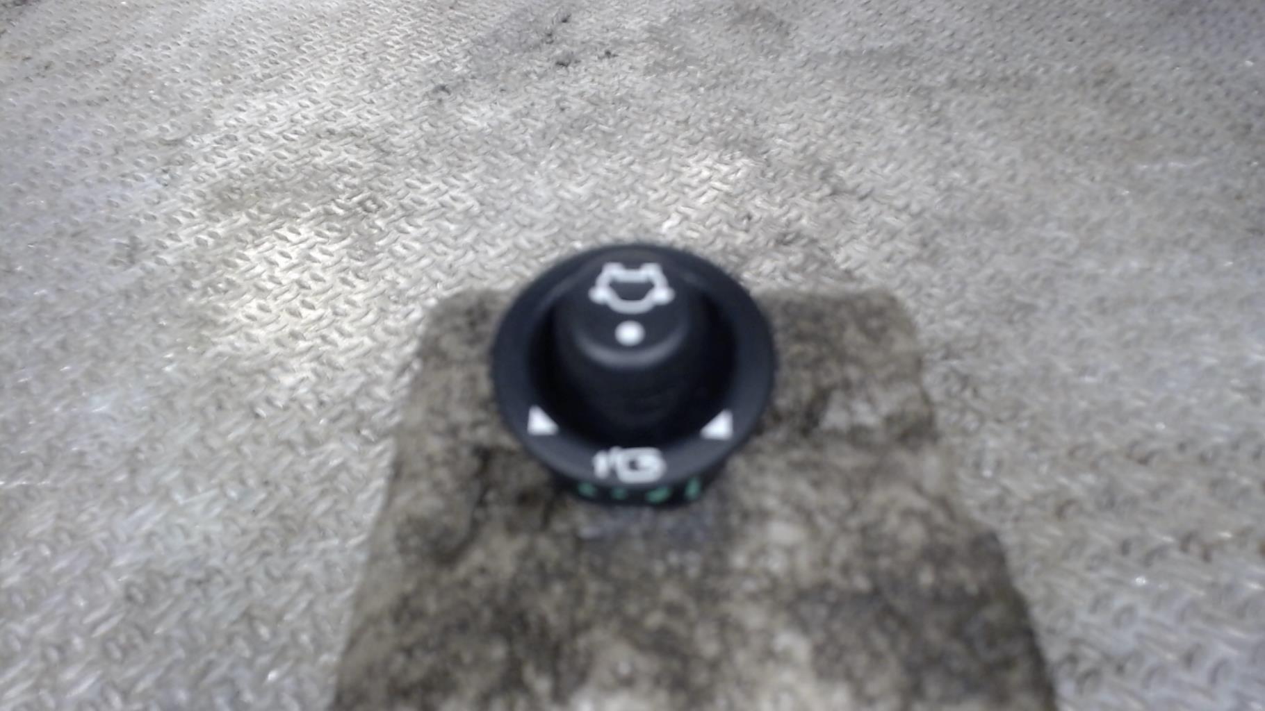 Bouton/Interrupteur FORD FIESTA 6 PHASE 1 Essence - 1