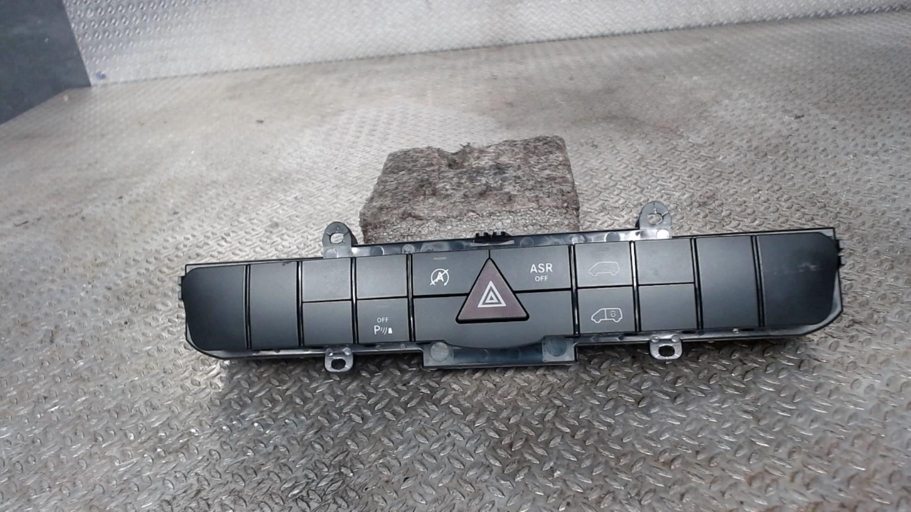 Bouton de warning VOLKSWAGEN CRAFTER 1 PHASE 2 Diesel - 1