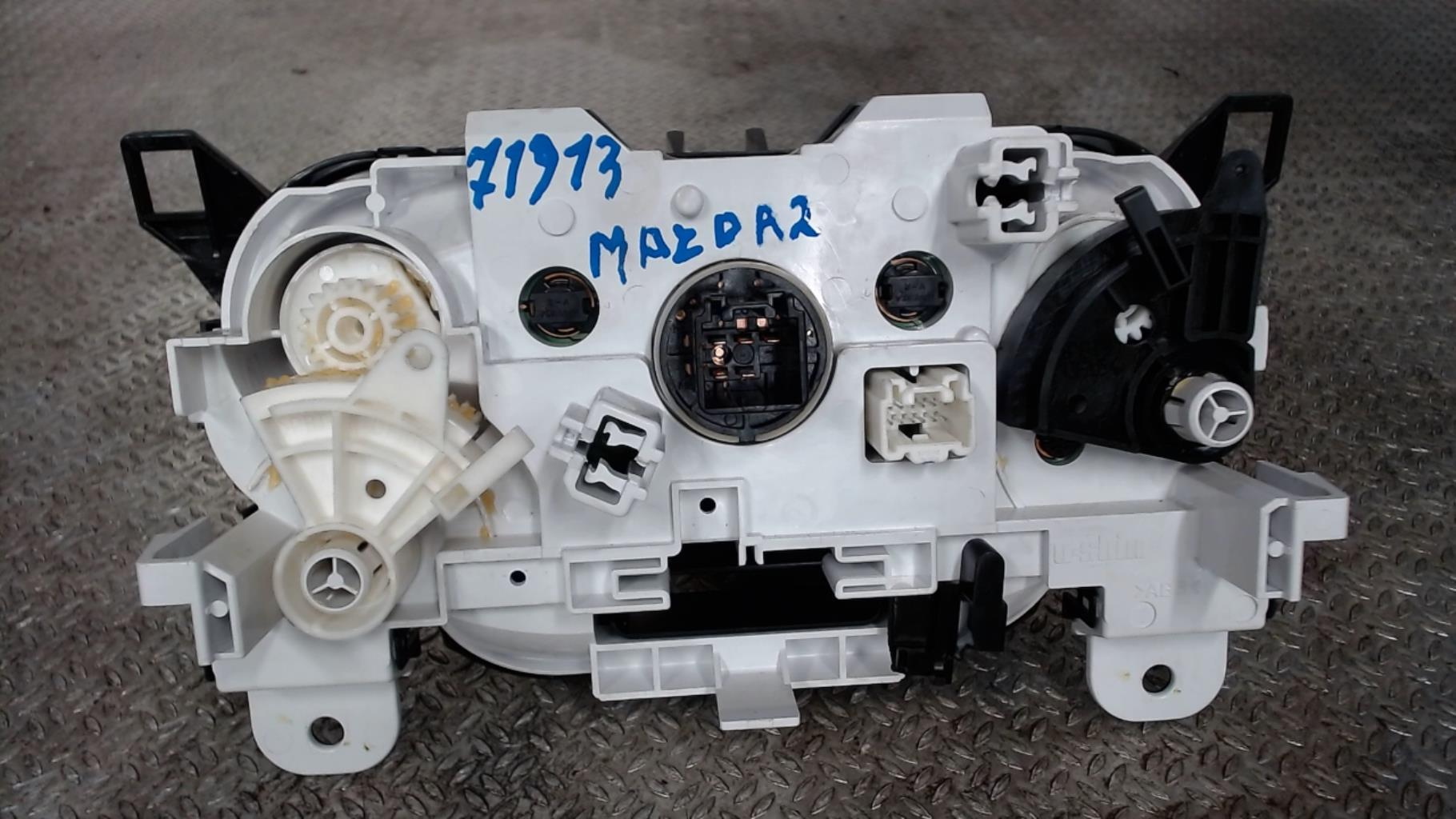 Commande chauffage MAZDA 2 2 PHASE 1 Essence - 1