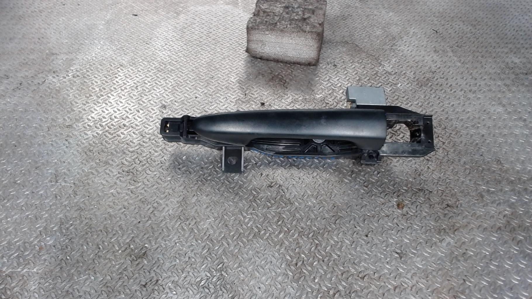 Poignee porte avant gauche MAZDA 2 2 PHASE 1 Essence - 1