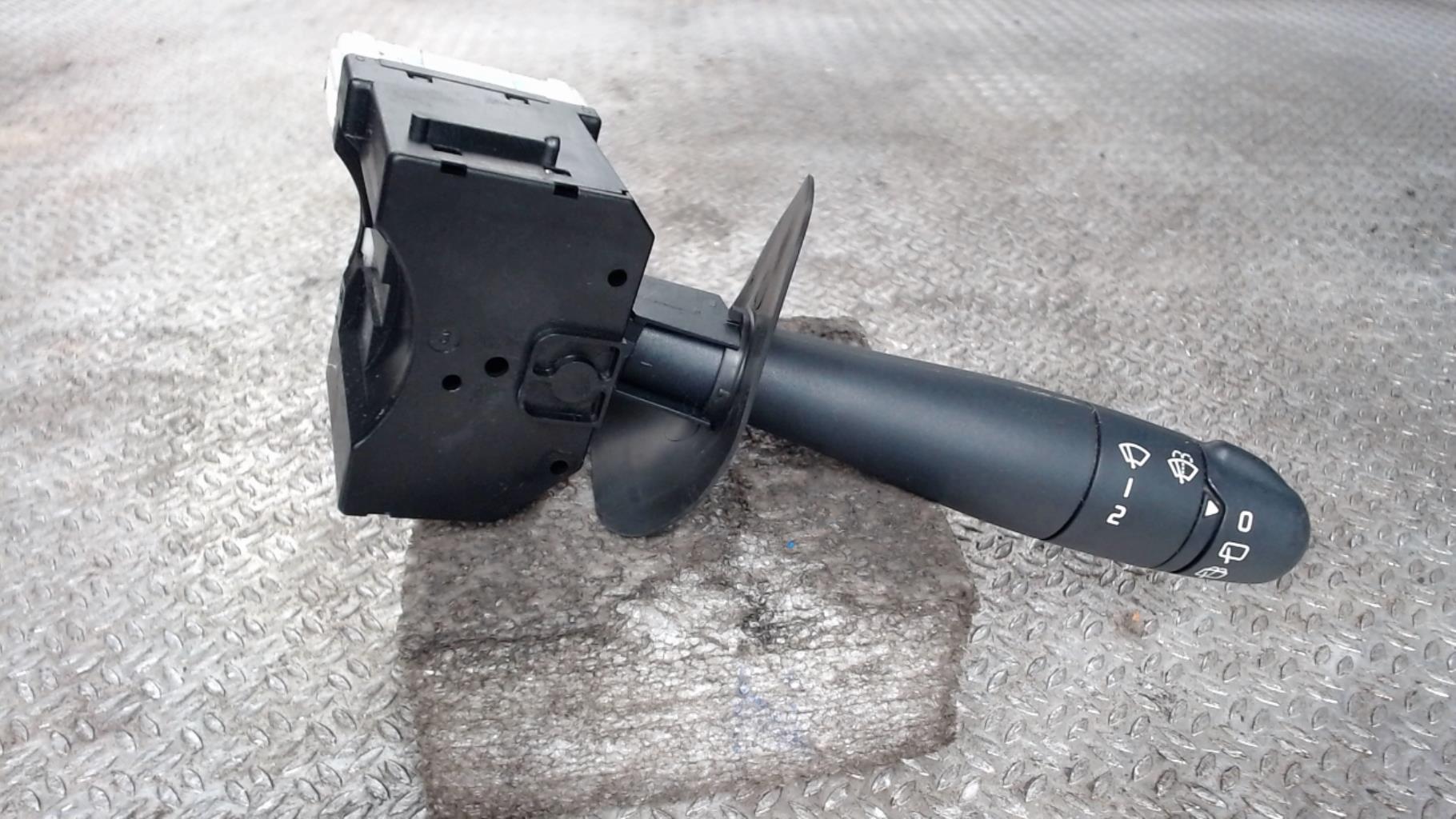 Commodo d'essuie glaces RENAULT CLIO 2 PHASE 2 Diesel - 1