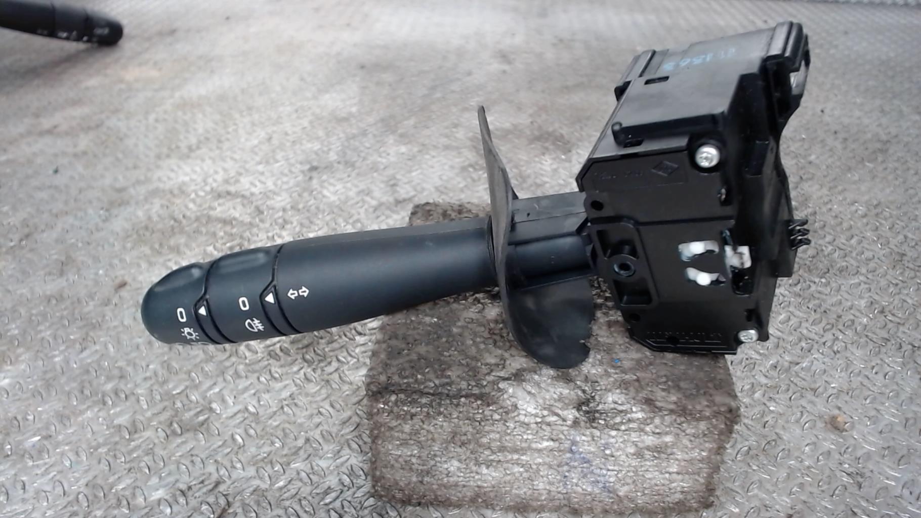 Commodo phare RENAULT CLIO 2 PHASE 2 Diesel - 1