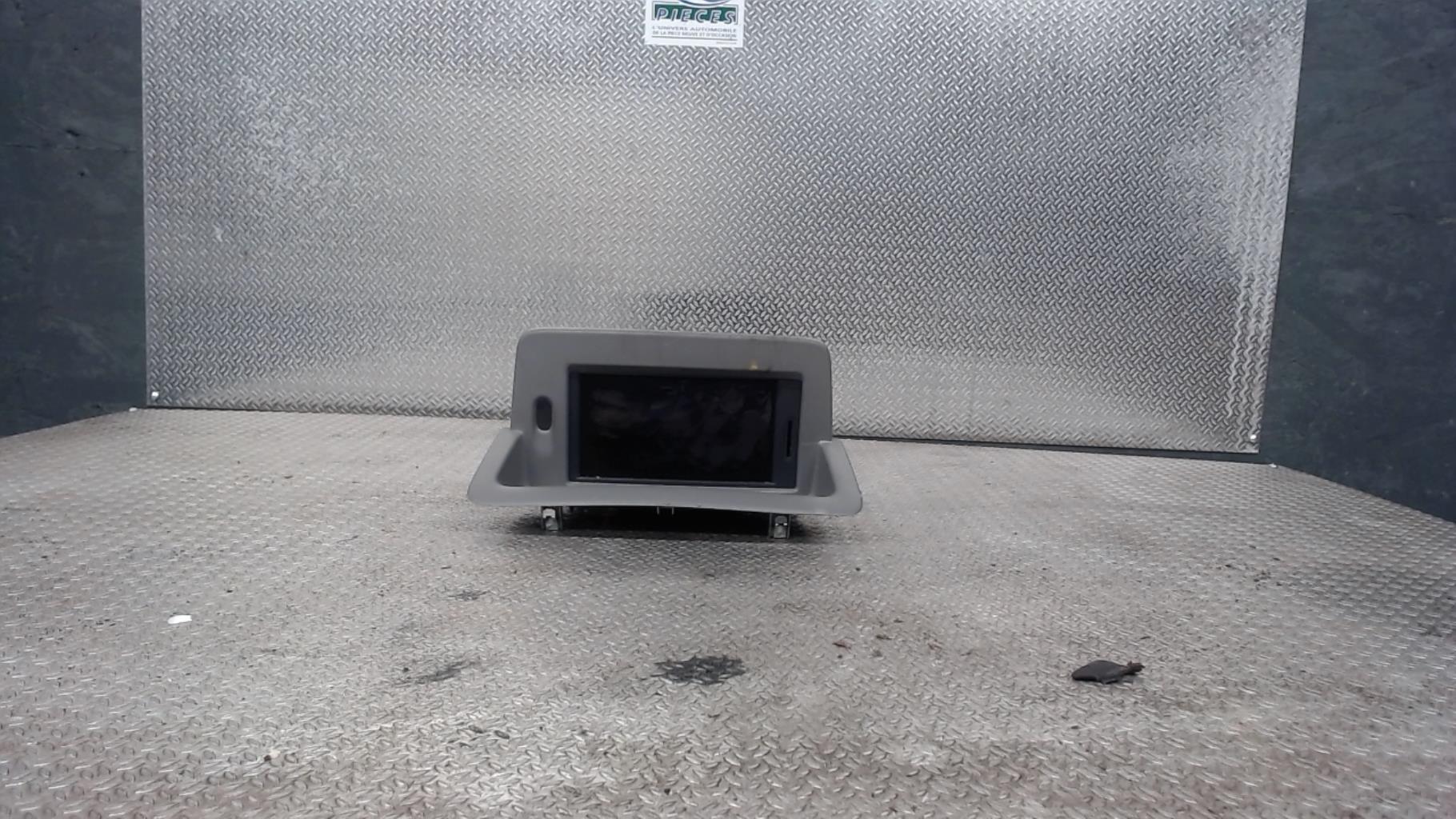 Ecran GPS RENAULT CLIO 3 PHASE 2 Diesel - 1