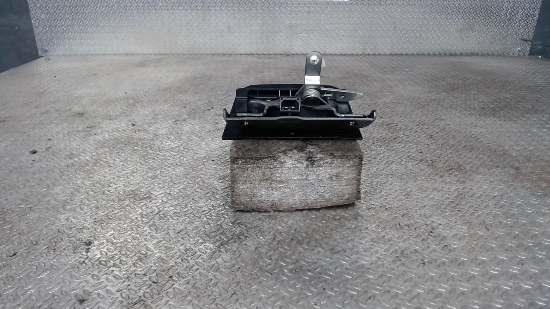 Fermeture centralisee coffre AUDI A2 Essence - 1