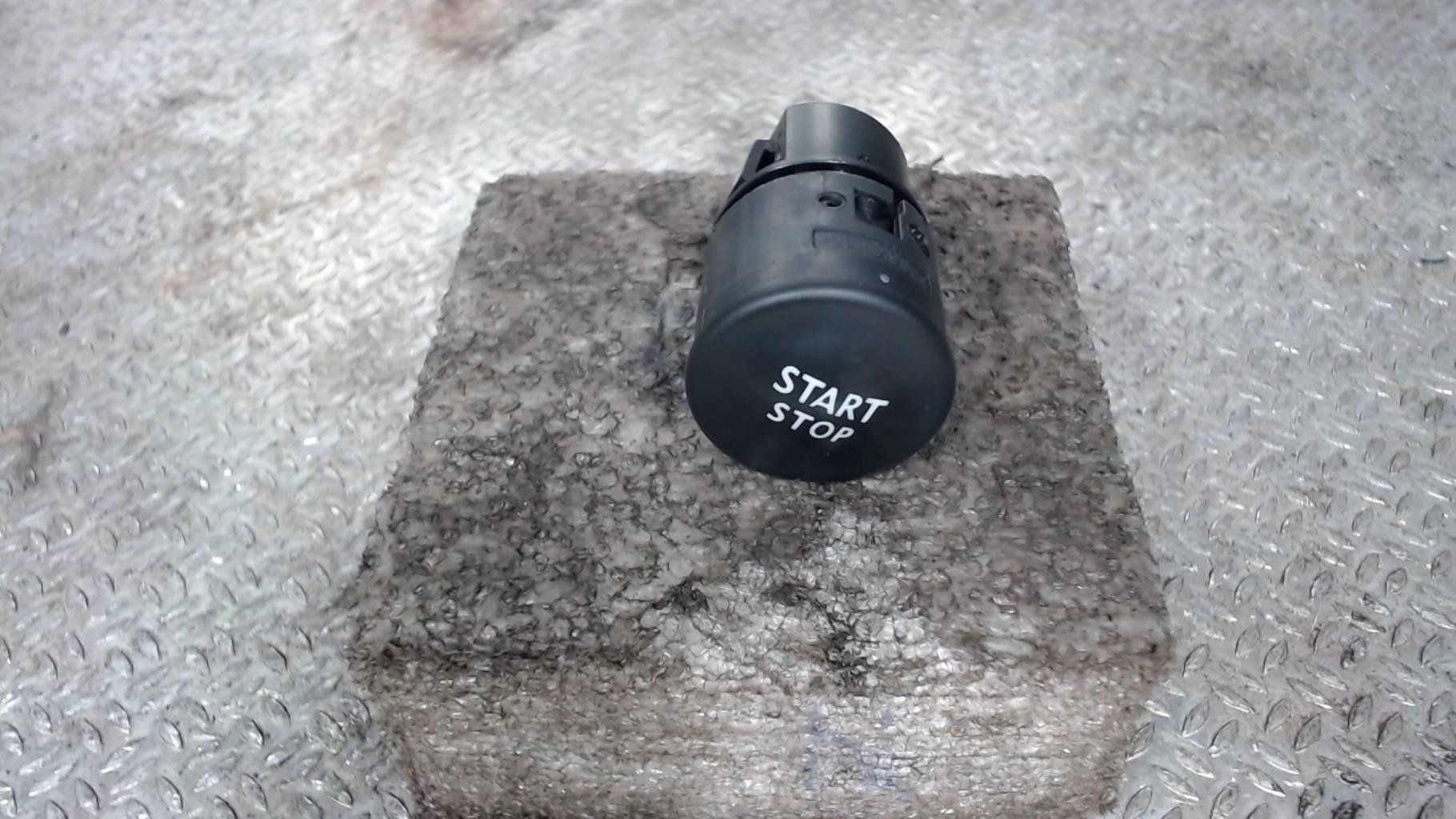 Bouton de demarrage RENAULT CLIO 4 PHASE 1 Essence - 1