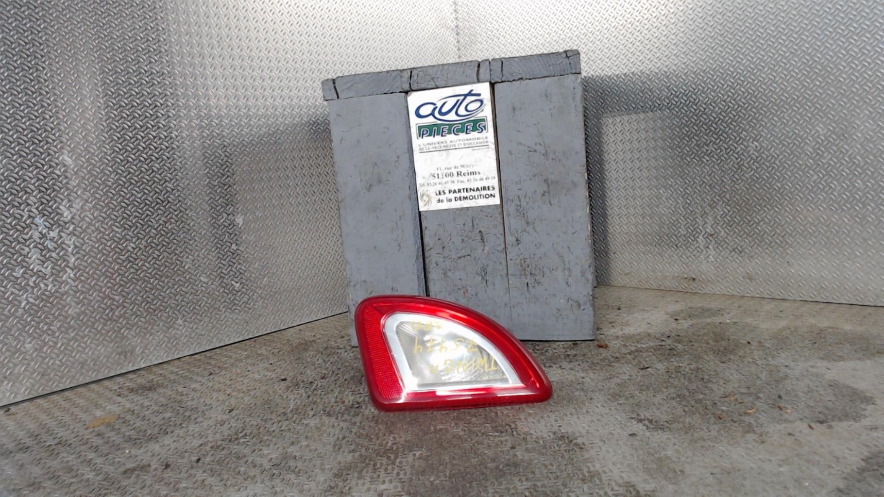 Feu arriere secondaire droit (feux) RENAULT TWINGO 2 PHASE 2 Diesel - 1