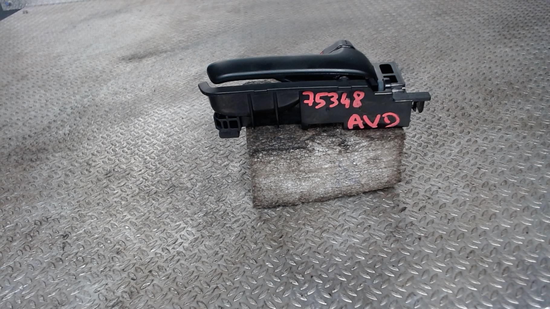 Poignee interieur avant droit SUZUKI CELERIO Essence - 1