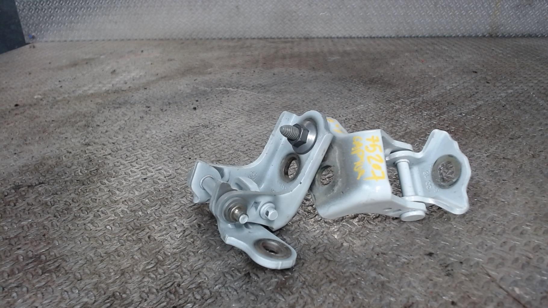 Charniere de porte avant droit RENAULT CAPTUR 2 Diesel - 1