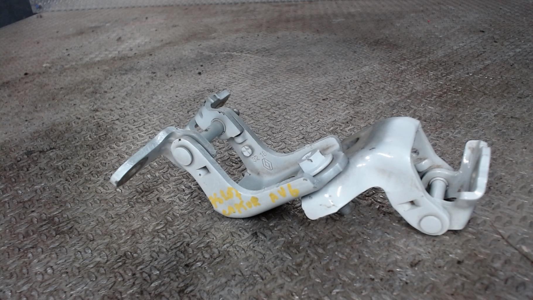 Charniere de porte avant gauche RENAULT CAPTUR 2 Diesel - 1