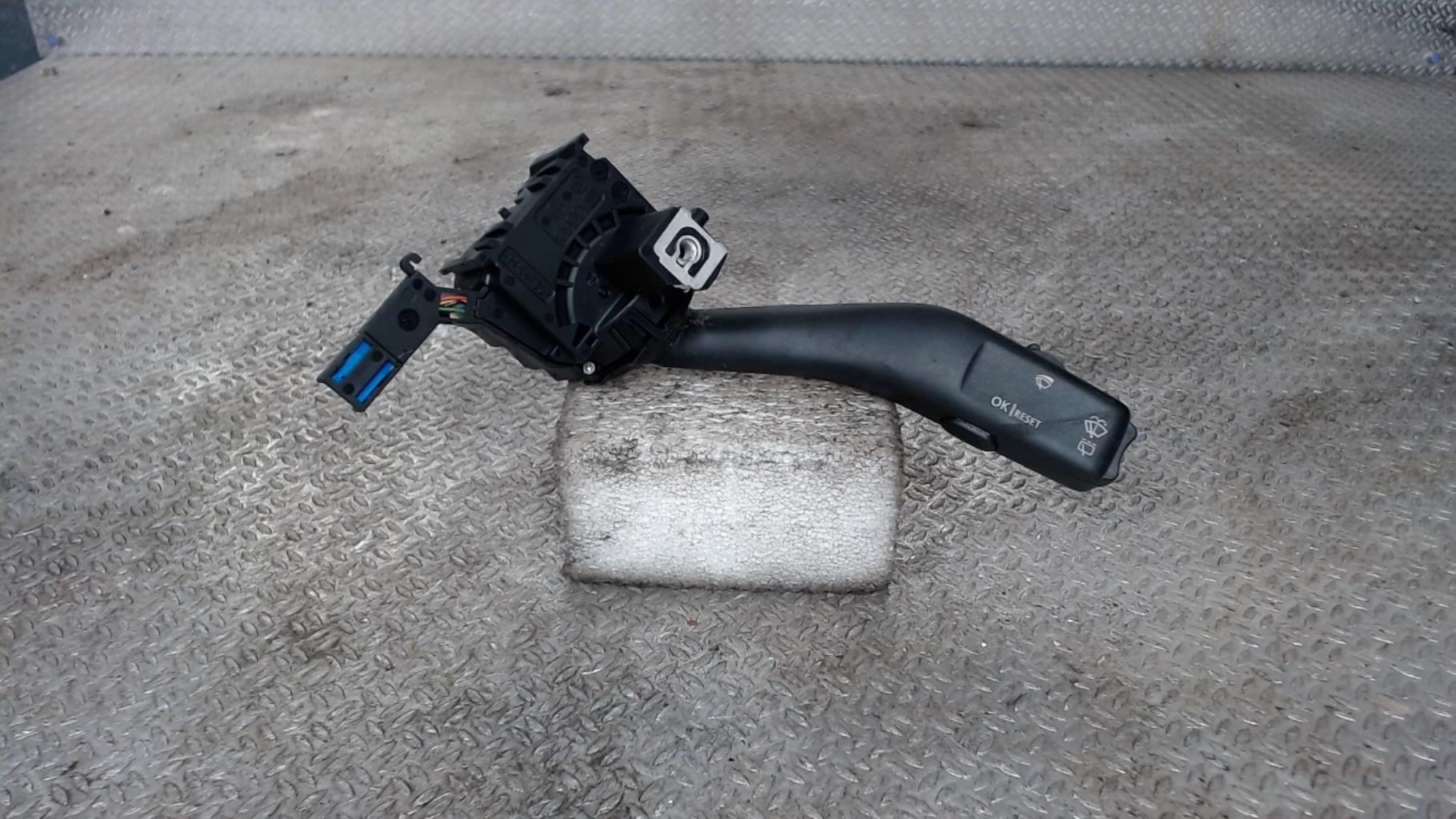 Commodo d'essuie glaces AUDI A3 2 PHASE 1 Diesel - 1