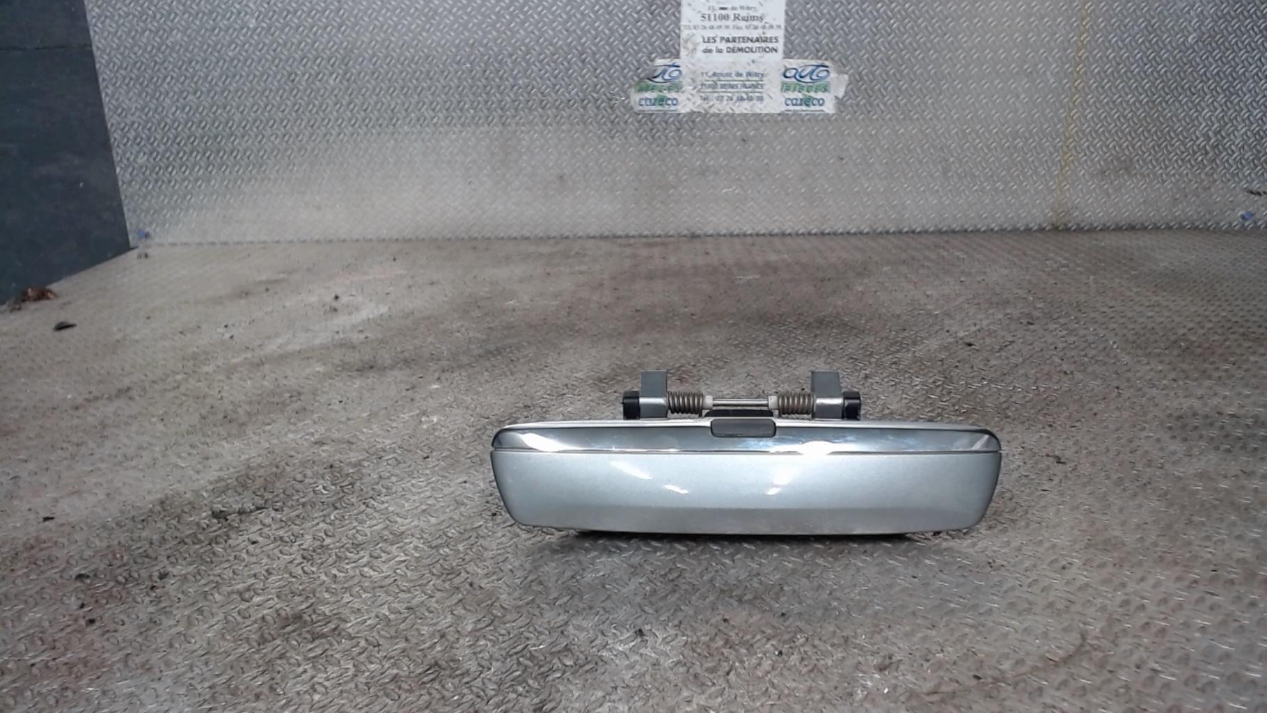 Poignee porte avant droit AUDI A8 2 PHASE 1 Diesel - 1