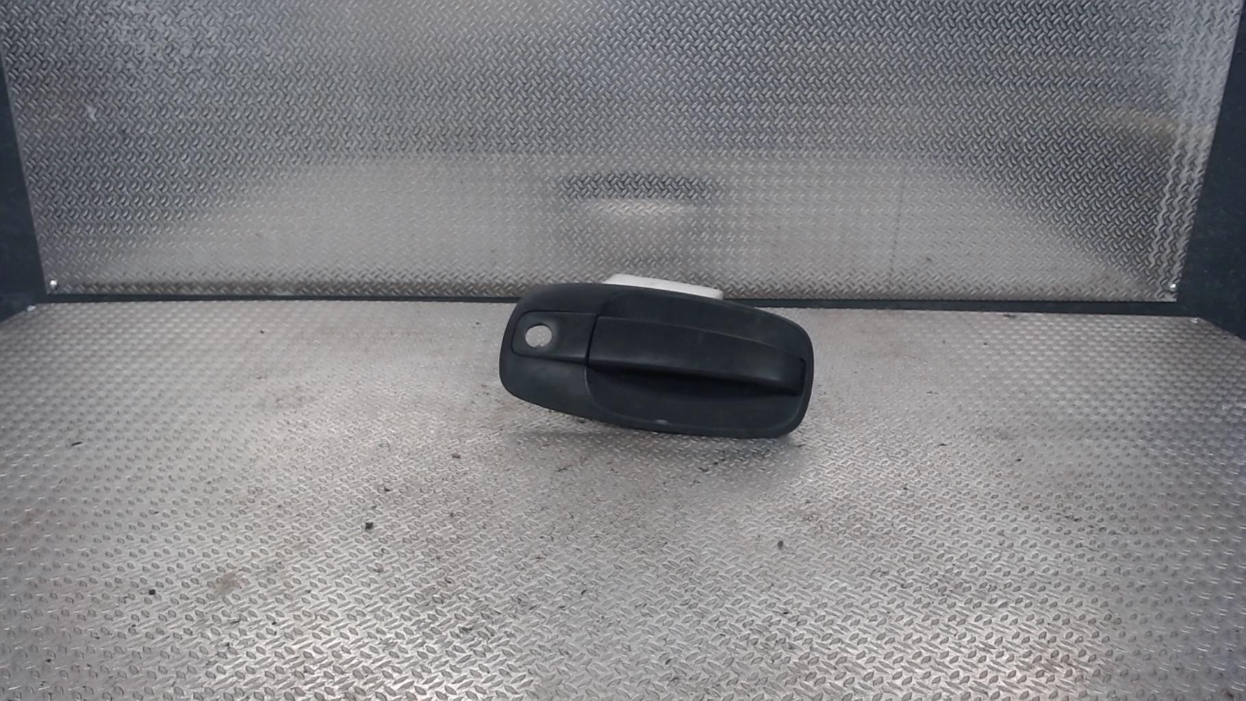 Poignee porte coffre gauche RENAULT TRAFIC 2 PHASE 1 Diesel - 1