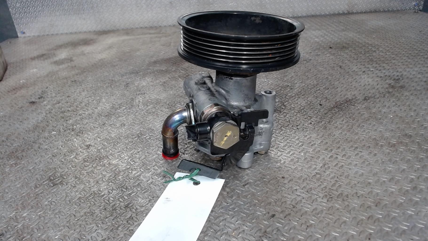 Pompe de direction VOLKSWAGEN GOLF 4 Essence - 1