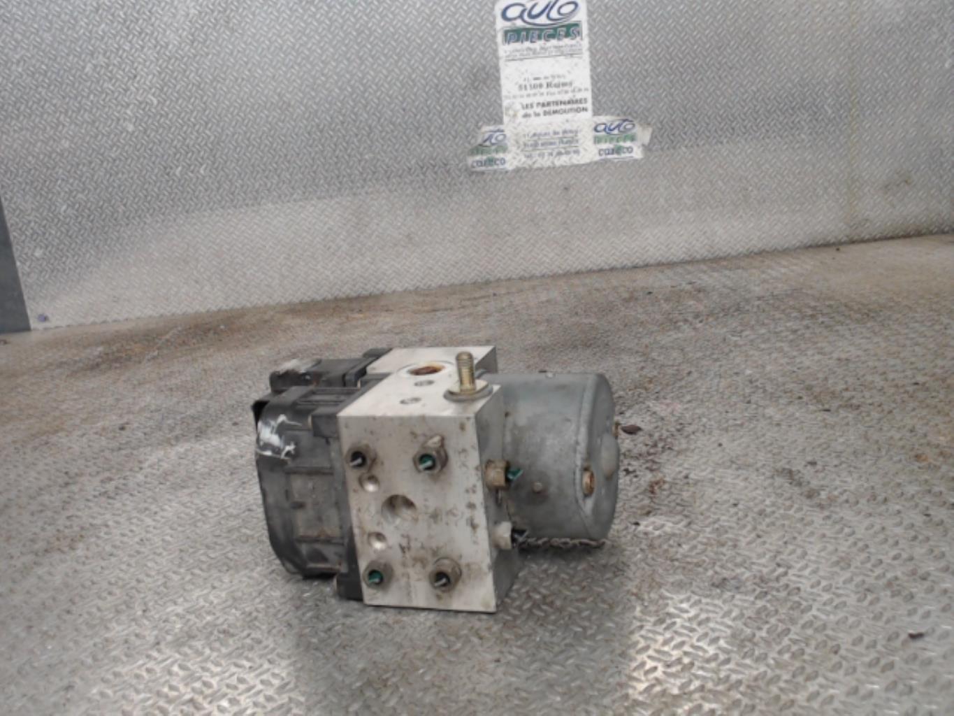 Bloc ABS (freins anti-blocage) RENAULT CLIO 2 PHASE 1 Essence - 1