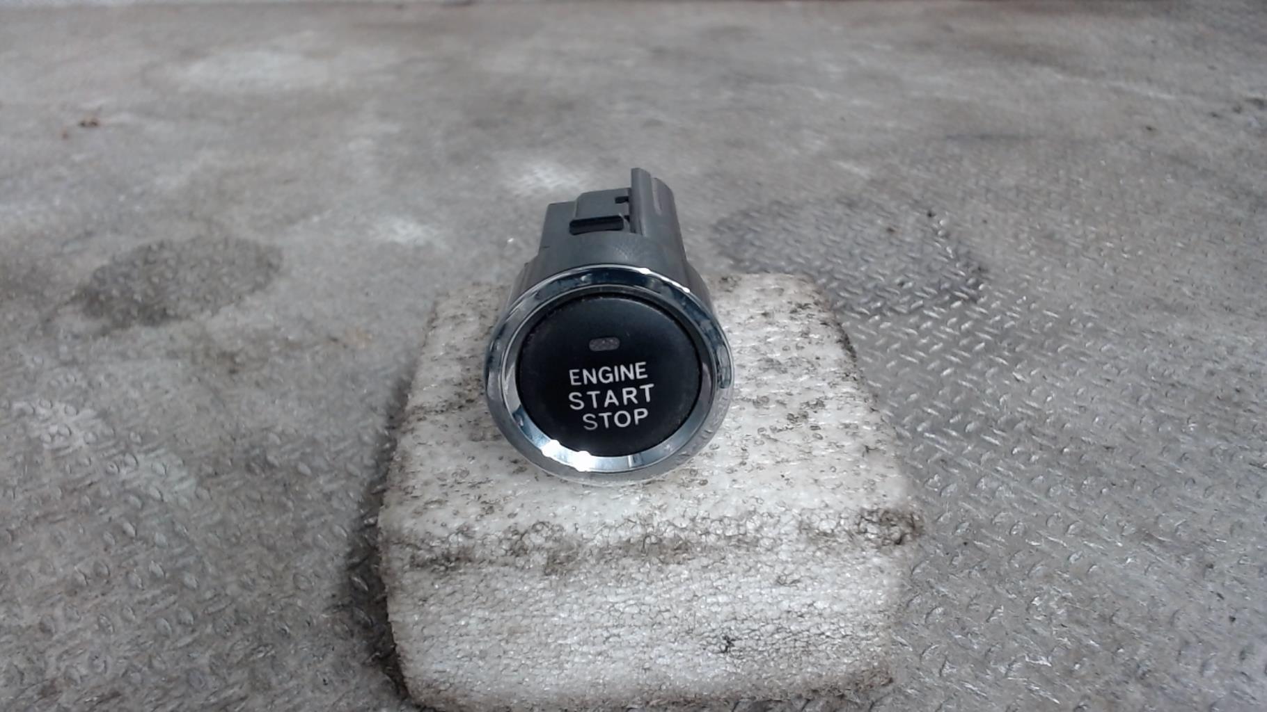 Bouton/Interrupteur TOYOTA YARIS 2 PHASE 1 Essence - 1