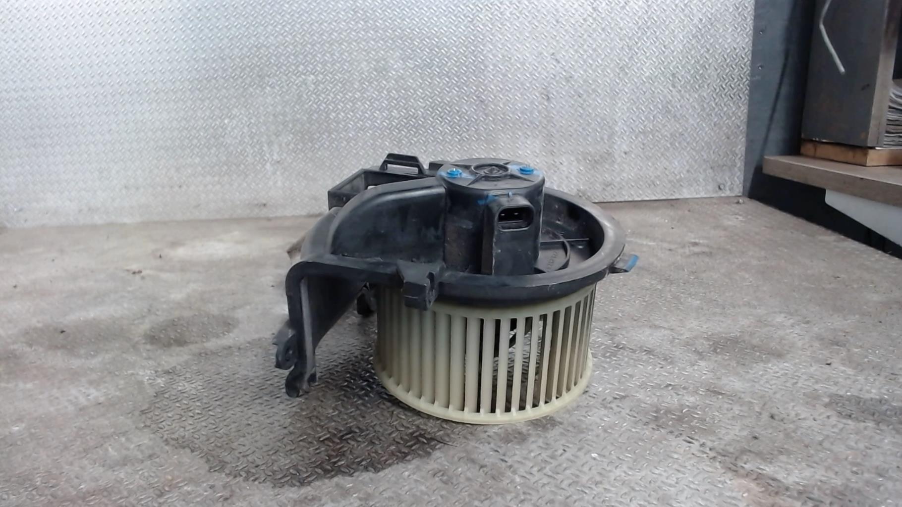 Pulseur d'air RENAULT CLIO 2 PHASE 1 Essence - 1