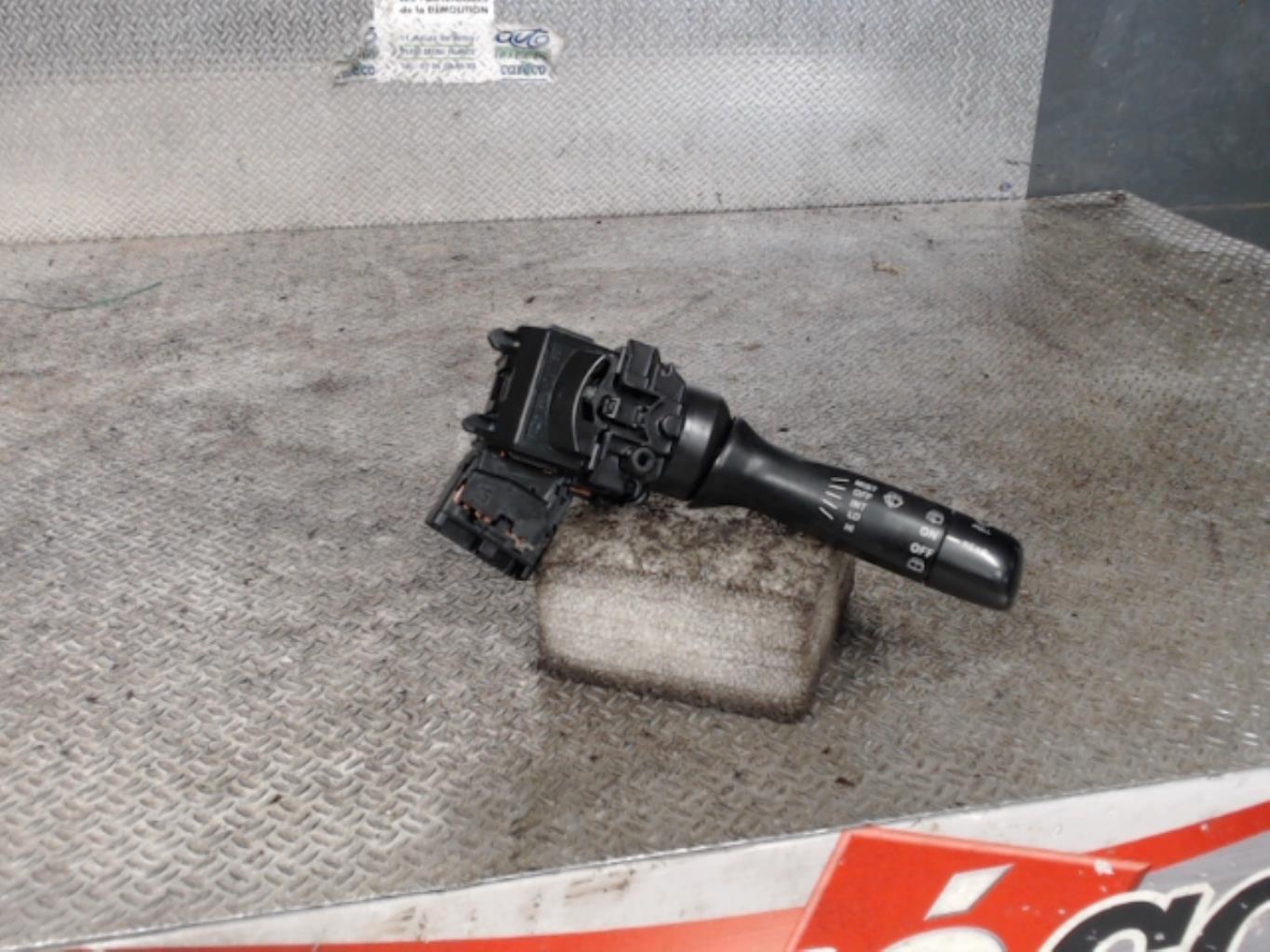 Commodo d'essuie glaces TOYOTA YARIS 2 PHASE 1 Diesel - 1