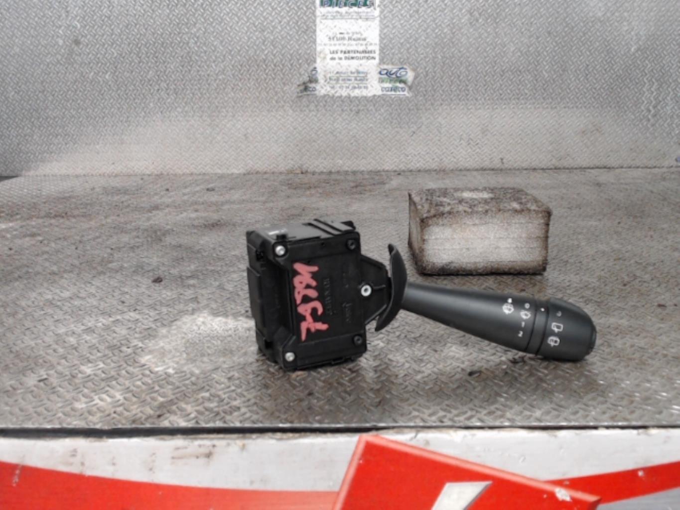 Commodo d'essuie glaces RENAULT CLIO 4 PHASE 1 Diesel - 1