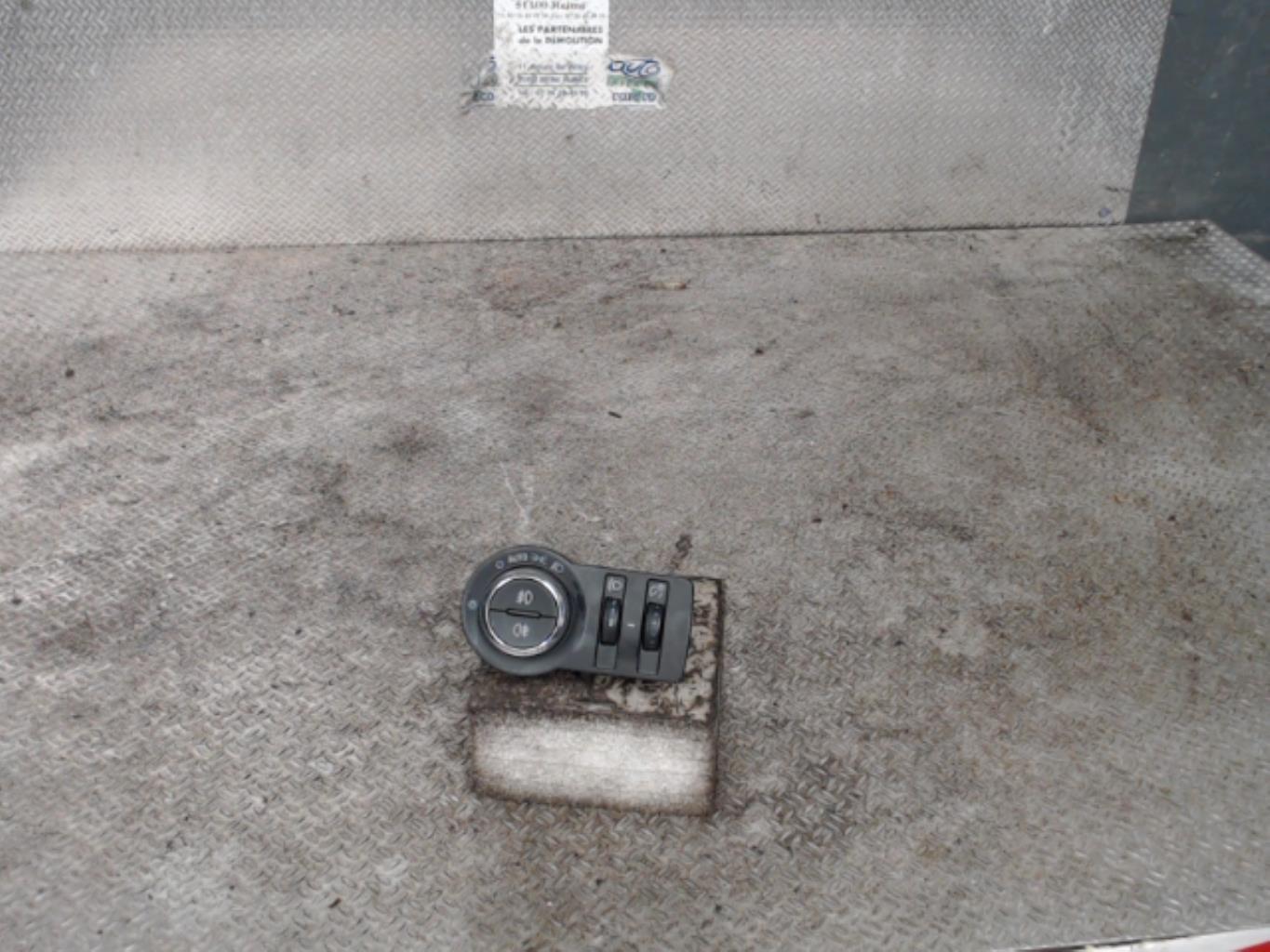 Commande de phare OPEL ASTRA J PHASE 1 Diesel - 1