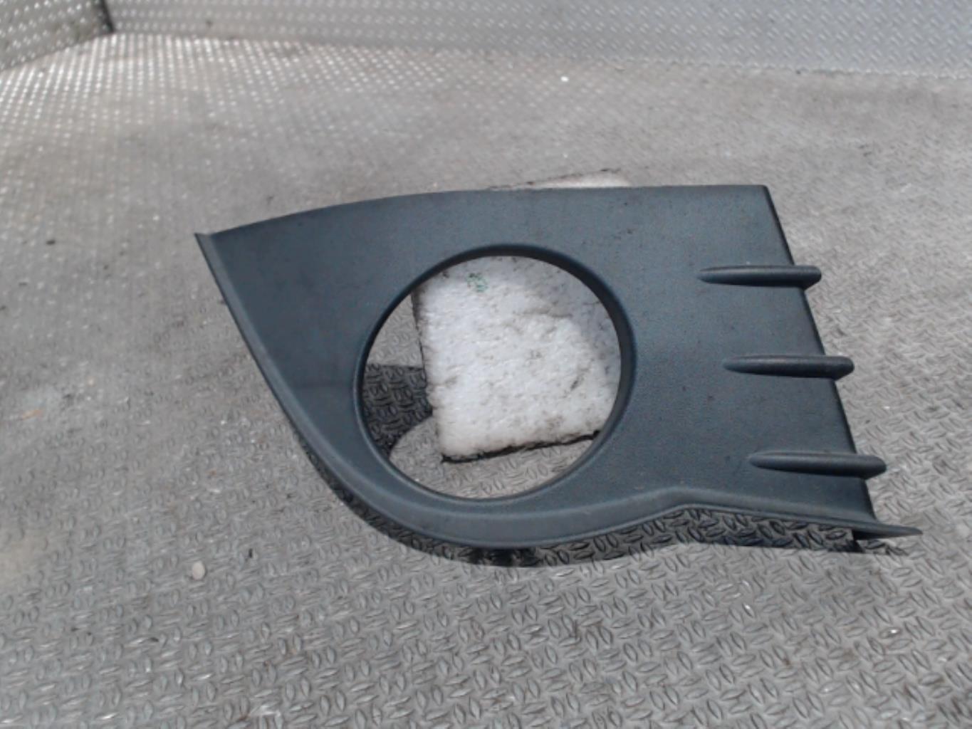Enjoliveur anti brouillard RENAULT CLIO 3  - 1