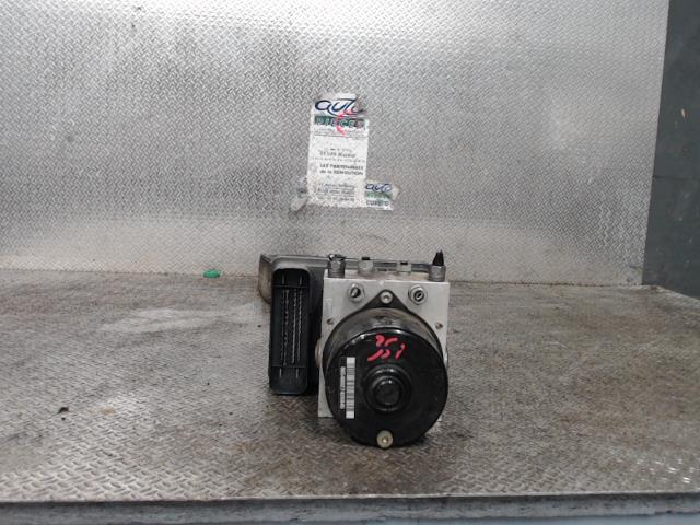 Bloc ABS (freins anti-blocage) VOLVO V 50 PHASE 1 BREAK Diesel - 1