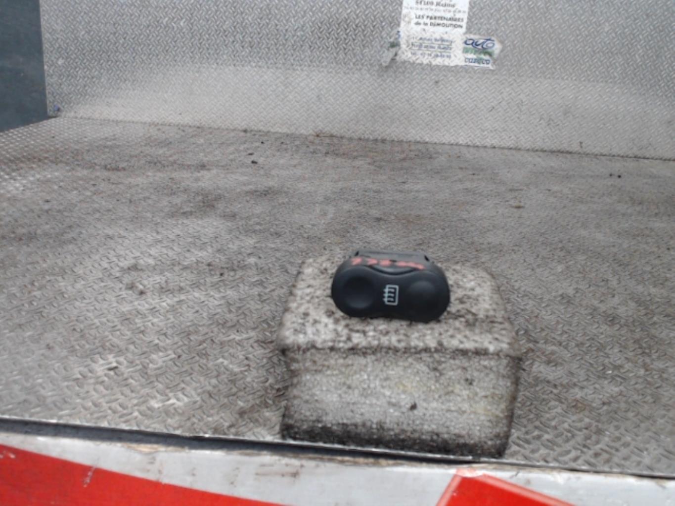 Bouton/Interrupteur DACIA SANDERO 1 Diesel - 1