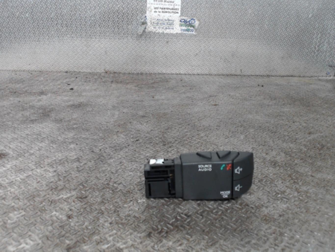 Commande autoradio RENAULT CLIO 4 PHASE 1 Diesel - 1