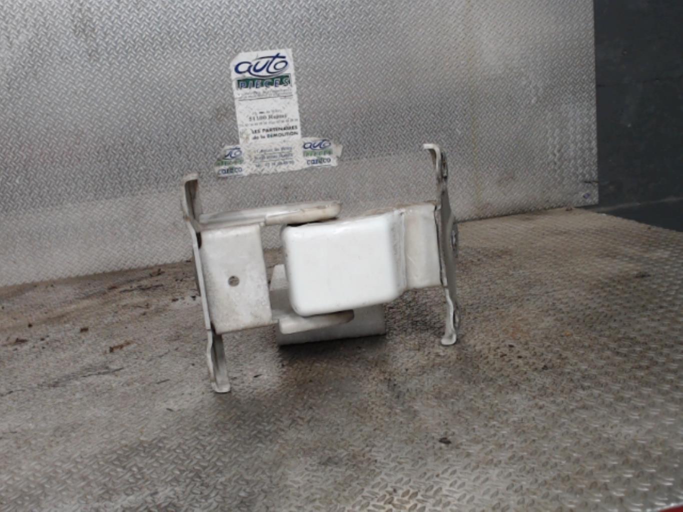 Charniere de porte de coffre droit RENAULT TRAFIC 2 PHASE 1 Diesel - 1
