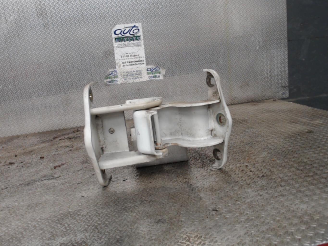 Charniere de porte de coffre gauche RENAULT TRAFIC 2 PHASE 1 Diesel - 1