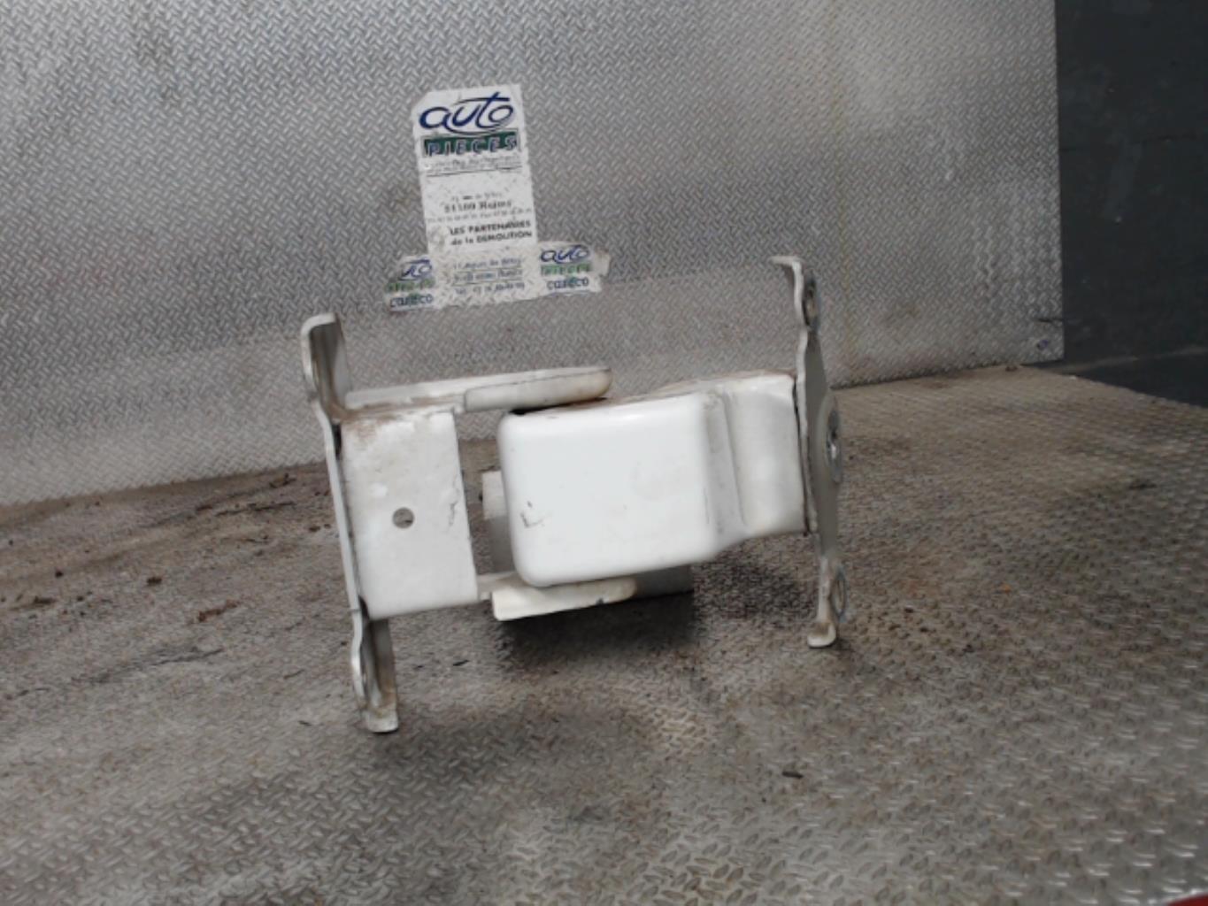 Charniere de porte de coffre gauche RENAULT TRAFIC 2 PHASE 1 Diesel - 1