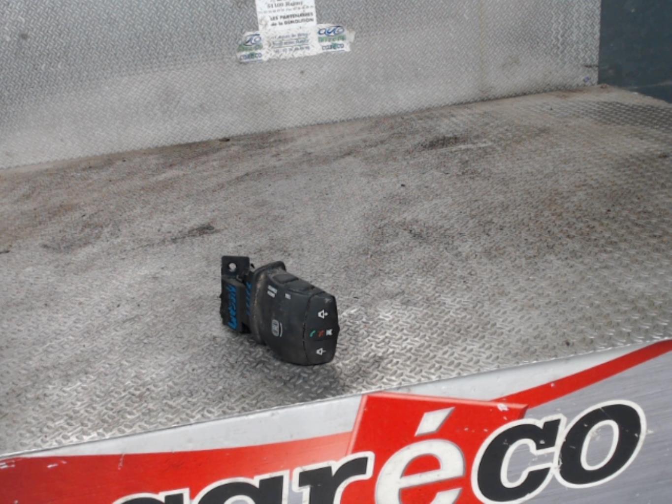 Commande autoradio RENAULT MEGANE 3 PHASE 3 Diesel - 1
