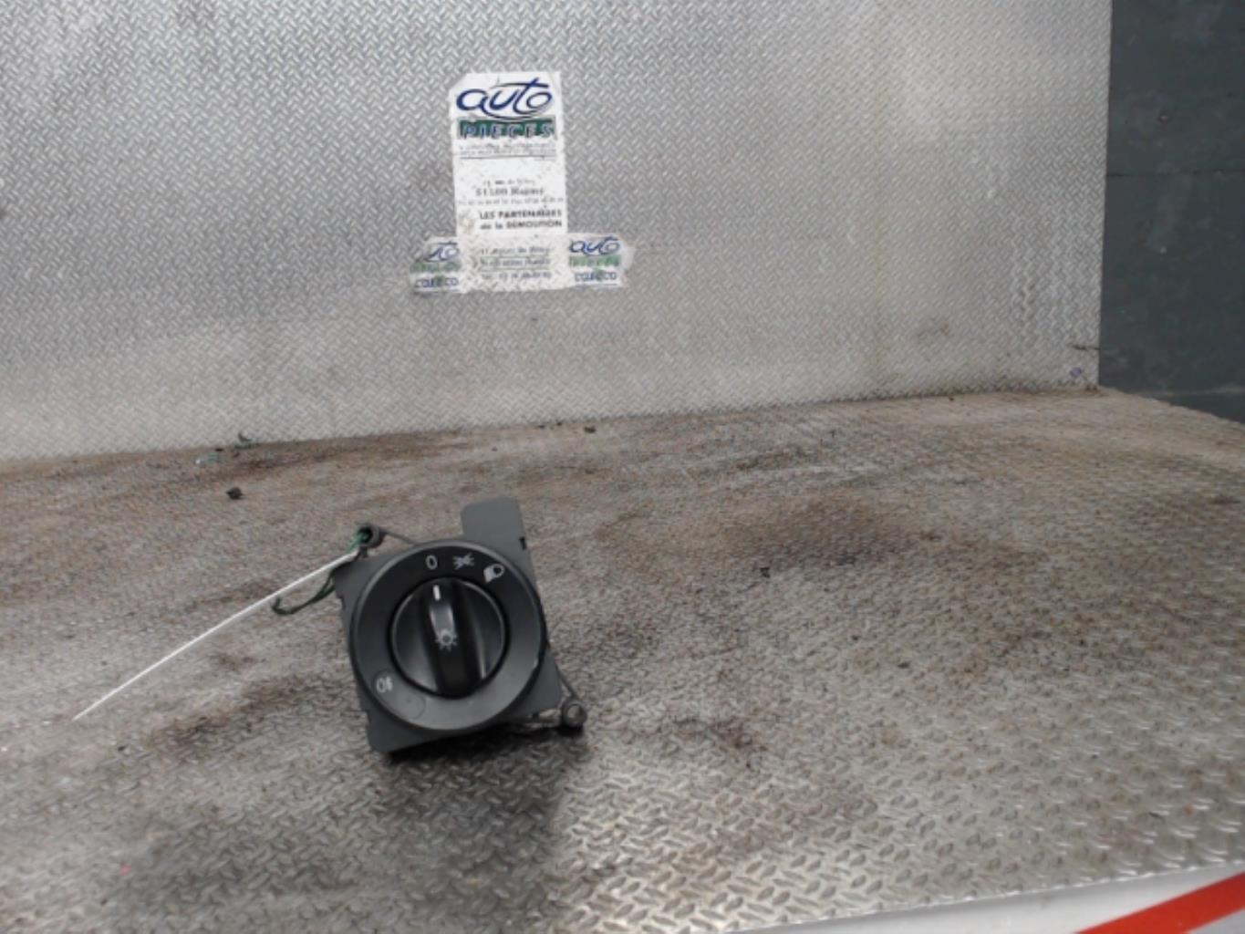 Commande de phare MERCEDES CITAN 1 415 Diesel - 1