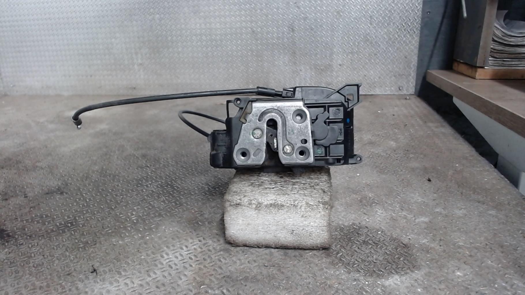 Fermeture centralisee avant droit RENAULT CLIO 3 PHASE 1 Diesel - 1