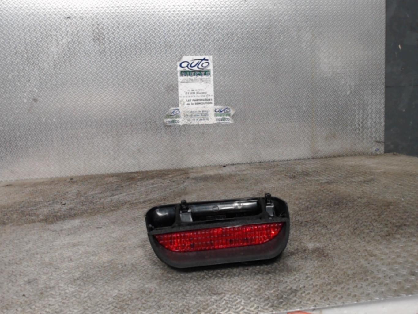 Feu arriere stop central DACIA SANDERO 1 Essence/GPL - 1