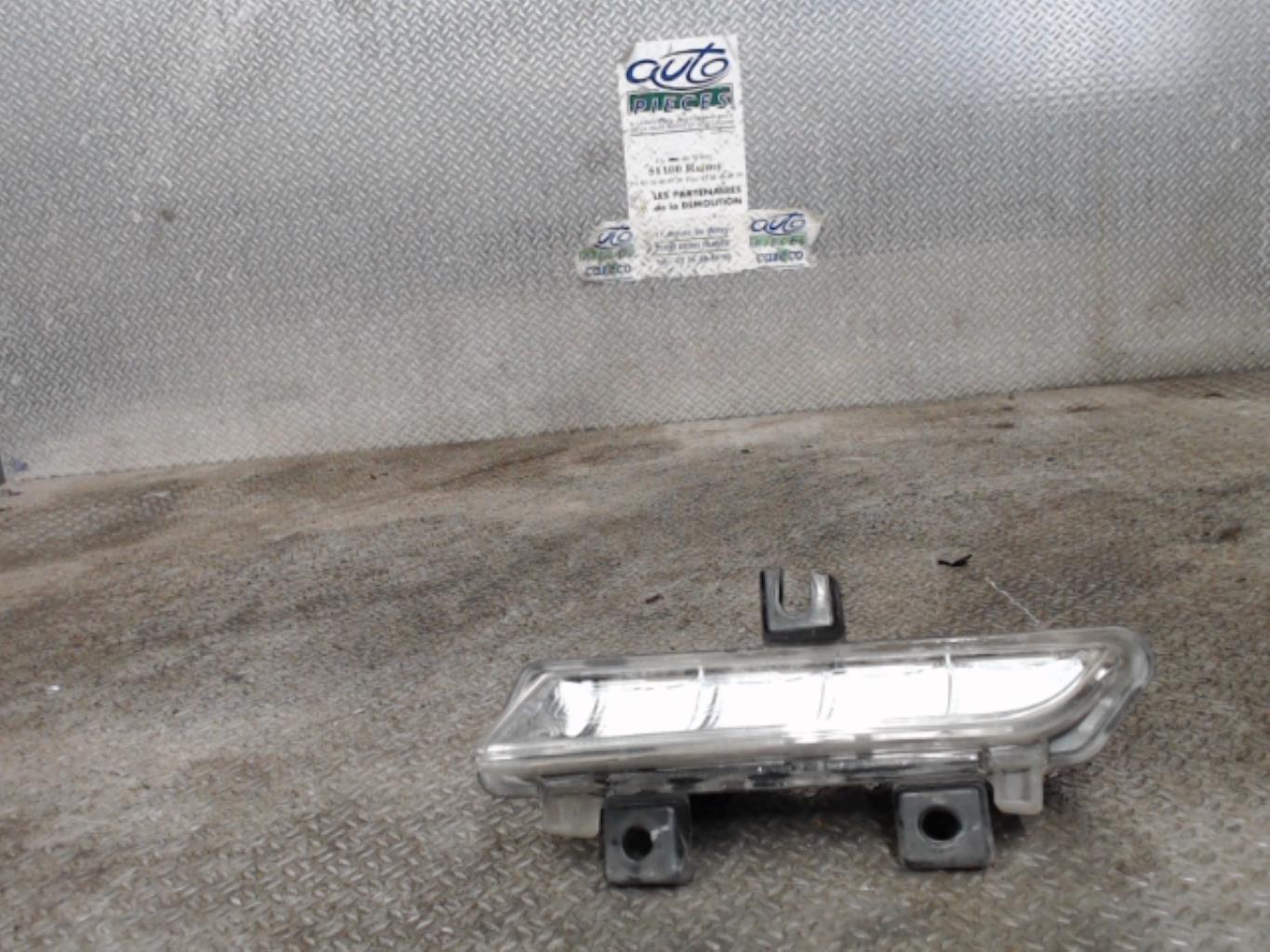 Feu diurne avant gauche RENAULT CLIO 4 PHASE 1 Diesel - 1