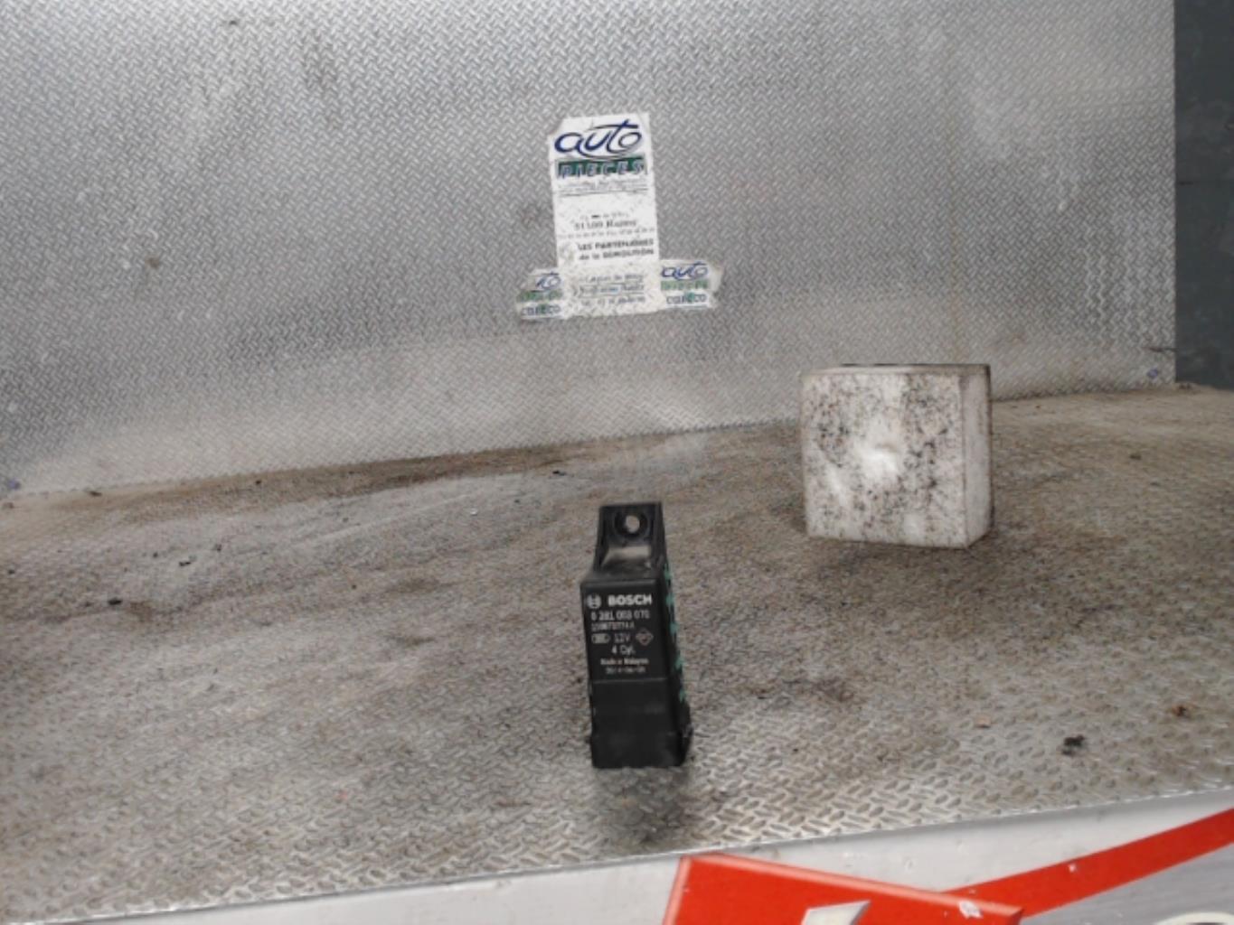Relais de prechauffage RENAULT ESPACE 5 Diesel - 1