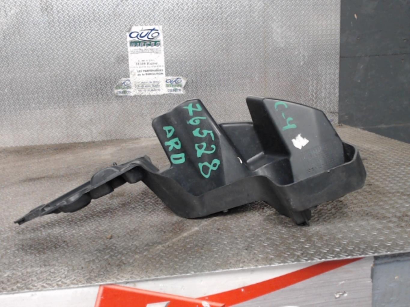 Support de pare chocs arriere CITROEN C4 CACTUS Diesel - 1