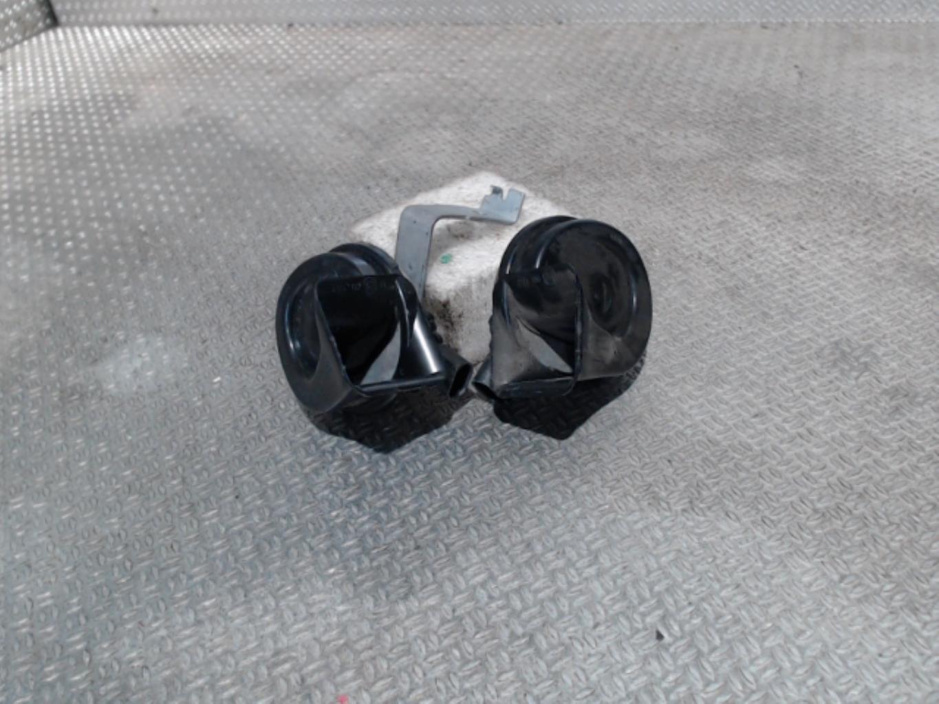 Avertisseur/Klaxon BMW SERIE 1 E81  - 1