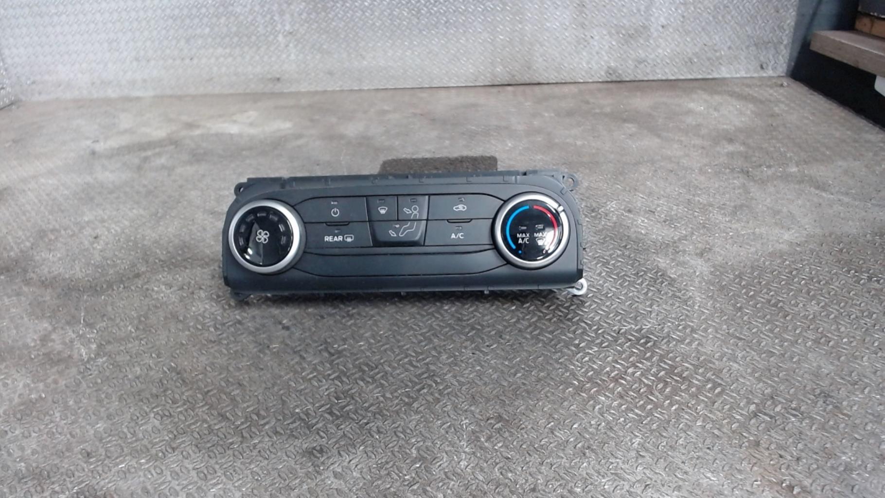 Commande chauffage FORD FIESTA 7 PHASE 1 Essence - 1