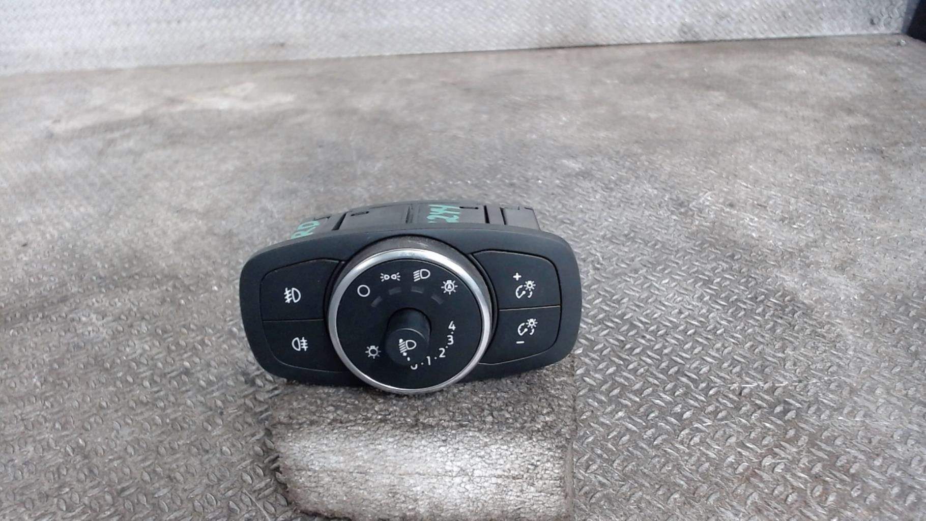 Commande de phare FORD FIESTA 7 PHASE 1 Essence - 1