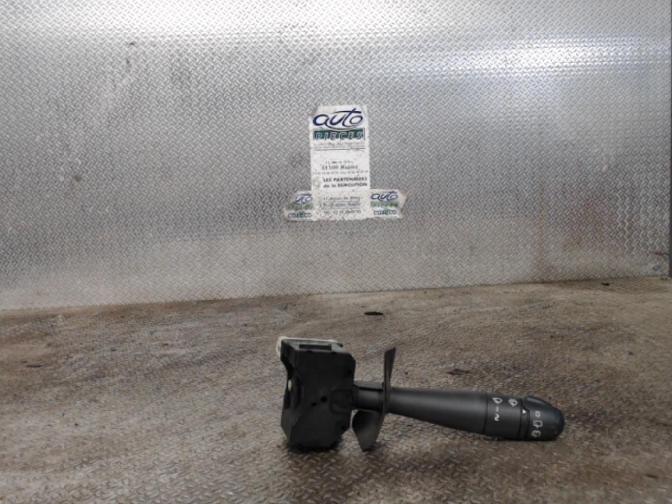 Commodo d'essuie glaces RENAULT CLIO 2 PHASE 2 Diesel - 1